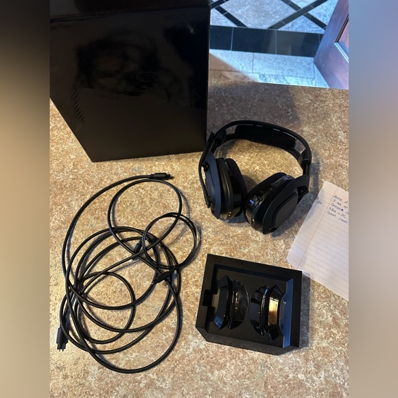 Astro A50 Headset With Doc For Xbox & PC - Picture 2 of 6